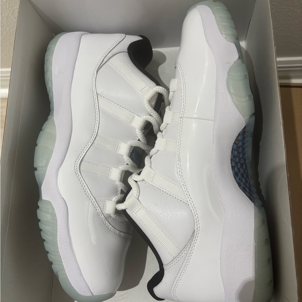Air Jordan 11 Retro Low